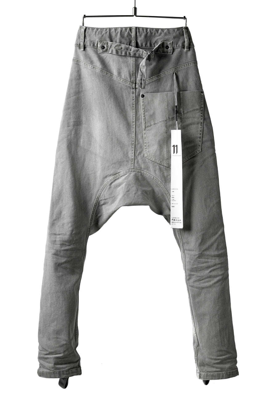 画像をギャラリービューアに読み込む, 11 BY BORIS BIDJAN SABERI LOW-DROPPED CROTCH BAGGY PANT "P4C-F-1481" (STRETCH DENIM / ICE GREY)