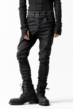 画像をギャラリービューアに読み込む, thomkrom OVER LOCKED SKINNY TROUSERS /  HYPER STRETCH DENIM (BLACK)