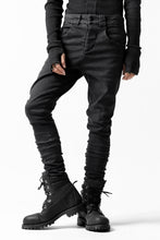 画像をギャラリービューアに読み込む, thomkrom OVER LOCKED SKINNY TROUSERS /  HYPER STRETCH DENIM (BLACK)