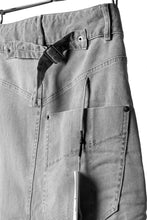 画像をギャラリービューアに読み込む, 11 BY BORIS BIDJAN SABERI LOW-DROPPED CROTCH BAGGY PANT "P4C-F-1481" (STRETCH DENIM / ICE GREY)
