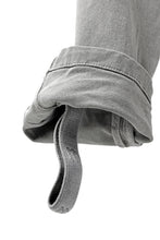 画像をギャラリービューアに読み込む, 11 BY BORIS BIDJAN SABERI LOW-DROPPED CROTCH BAGGY PANT "P4C-F-1481" (STRETCH DENIM / ICE GREY)