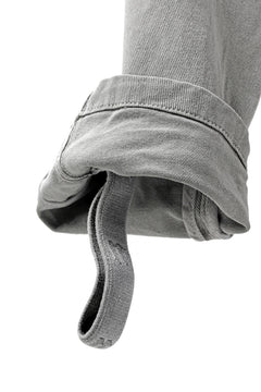 画像をギャラリービューアに読み込む, 11 BY BORIS BIDJAN SABERI LOW-DROPPED CROTCH BAGGY PANT "P4C-F-1481" (STRETCH DENIM / ICE GREY)