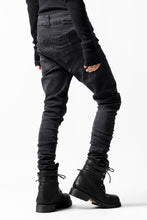画像をギャラリービューアに読み込む, thomkrom OVER LOCKED SKINNY TROUSERS /  HYPER STRETCH DENIM (BLACK)