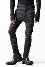 画像をギャラリービューアに読み込む, thomkrom OVER LOCKED SKINNY TROUSERS /  HYPER STRETCH DENIM (DARK GREY)