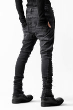 画像をギャラリービューアに読み込む, thomkrom OVER LOCKED SKINNY TROUSERS /  HYPER STRETCH DENIM (DARK GREY)