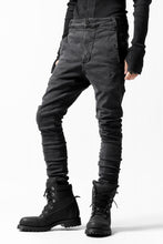画像をギャラリービューアに読み込む, thomkrom OVER LOCKED SKINNY TROUSERS /  HYPER STRETCH DENIM (DARK GREY)
