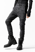 画像をギャラリービューアに読み込む, thomkrom OVER LOCKED SKINNY TROUSERS /  HYPER STRETCH DENIM (DARK GREY)