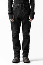 画像をギャラリービューアに読み込む, thomkrom OVER LOCK SLIM CROPPED PANTS / DAMAGE STRETCH DENIM (BLACK)