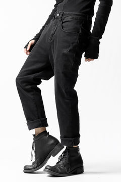 画像をギャラリービューアに読み込む, thomkrom OVER LOCK SLIM CROPPED PANTS / DAMAGE STRETCH DENIM (BLACK)
