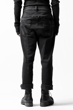画像をギャラリービューアに読み込む, thomkrom OVER LOCK SLIM CROPPED PANTS / DAMAGE STRETCH DENIM (BLACK)
