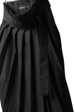 画像をギャラリービューアに読み込む, KLASICA CIGAR WRAP PLEATS SKIRT / SERGE WOOL&RAMIE (IRON)