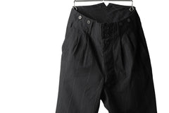 画像をギャラリービューアに読み込む, KLASICA MORROW-OCN TAPERED TROUSERS / IKAT DYED STRIPE COTTON  (CARBON)