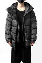 Load image into Gallery viewer, ISAMU KATAYAMA BACKLASH xx NANGA REVERSIBLE MOUNTAIN BELAY COAT / KANGAROO + NYLON x POLISH WHITE GOOSE (BLACK x GREY)