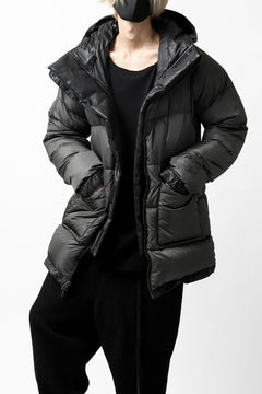 Load image into Gallery viewer, ISAMU KATAYAMA BACKLASH xx NANGA REVERSIBLE MOUNTAIN BELAY COAT / KANGAROO + NYLON x POLISH WHITE GOOSE (BLACK x GREY)