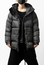 Load image into Gallery viewer, ISAMU KATAYAMA BACKLASH xx NANGA REVERSIBLE MOUNTAIN BELAY COAT / KANGAROO + NYLON x POLISH WHITE GOOSE (BLACK x GREY)
