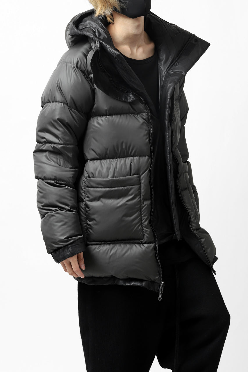 Load image into Gallery viewer, ISAMU KATAYAMA BACKLASH xx NANGA REVERSIBLE MOUNTAIN BELAY COAT / KANGAROO + NYLON x POLISH WHITE GOOSE (BLACK x GREY)