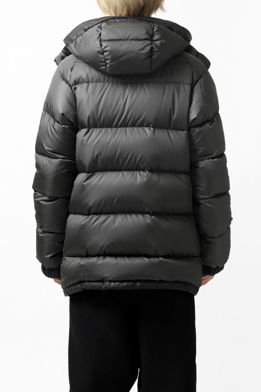 Load image into Gallery viewer, ISAMU KATAYAMA BACKLASH xx NANGA REVERSIBLE MOUNTAIN BELAY COAT / KANGAROO + NYLON x POLISH WHITE GOOSE (BLACK x GREY)