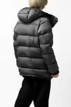 Load image into Gallery viewer, ISAMU KATAYAMA BACKLASH xx NANGA REVERSIBLE MOUNTAIN BELAY COAT / KANGAROO + NYLON x POLISH WHITE GOOSE (BLACK x GREY)