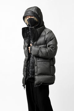 Load image into Gallery viewer, ISAMU KATAYAMA BACKLASH xx NANGA REVERSIBLE MOUNTAIN BELAY COAT / KANGAROO + NYLON x POLISH WHITE GOOSE (BLACK x GREY)