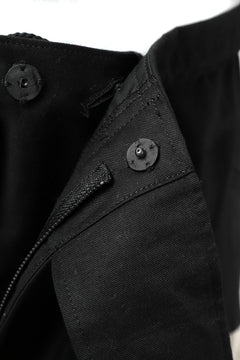 Load image into Gallery viewer, Y's BANG ON! No.150 SAROUEL HALF PANTS / CO TWILL + LI (BLACK)
