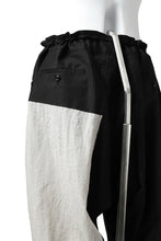 Load image into Gallery viewer, Y's BANG ON! No.150 SAROUEL HALF PANTS / CO TWILL + LI (BLACK)