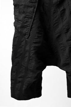 画像をギャラリービューアに読み込む, SOSNOVSKA SQUEEZED STRIPE PANTS (BLACK)