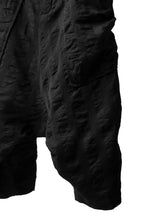 画像をギャラリービューアに読み込む, SOSNOVSKA SQUEEZED STRIPE PANTS (BLACK)
