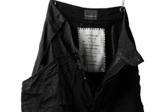 画像をギャラリービューアに読み込む, SOSNOVSKA SQUEEZED STRIPE PANTS (BLACK)