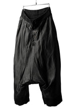 画像をギャラリービューアに読み込む, SOSNOVSKA SQUEEZED STRIPE PANTS (BLACK)