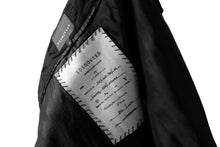 画像をギャラリービューアに読み込む, SOSNOVSKA SQUEEZED STRIPE PANTS (BLACK)