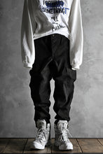 画像をギャラリービューアに読み込む, CHANGES VINTAGE REMAKE MILITARY CARGO TAPERED PANTS / WOODLAND CAMO (CHARCOAL DYED #A)