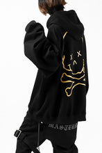 Load image into Gallery viewer, mastermind JAPAN SWEAT HOODIE / GLITTER LOGO & SKULL (BLACK)