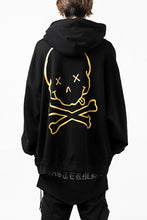 Load image into Gallery viewer, mastermind JAPAN SWEAT HOODIE / GLITTER LOGO & SKULL (BLACK)