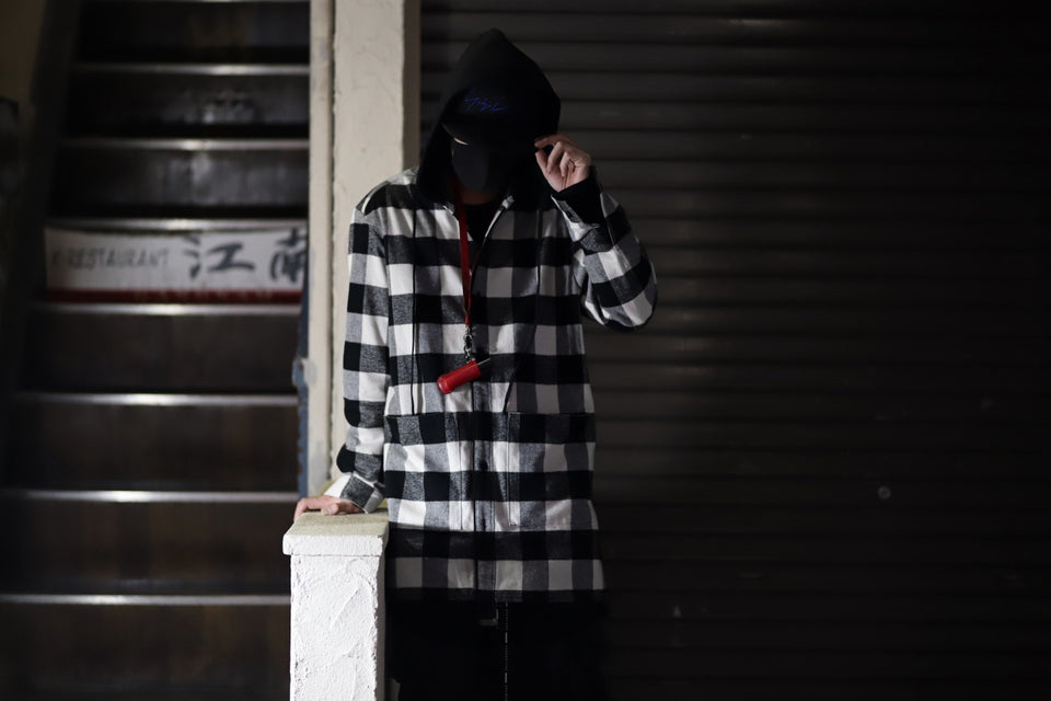 Load image into Gallery viewer, ISAMU KATAYAMA BACKLASH ATOMIZER NECK HOLDER / Italy Shoulder (RED)