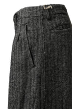 画像をギャラリービューアに読み込む, YUTA MATSUOKA buggy trousers / wool linen herringbone (charcoal grey)