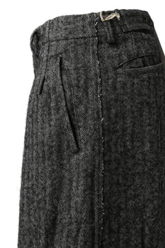 画像をギャラリービューアに読み込む, YUTA MATSUOKA buggy trousers / wool linen herringbone (charcoal grey)