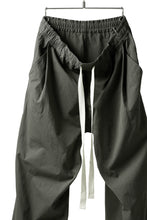 Load image into Gallery viewer, KLASICA GARNER EXTRA WIDE STRING TROUSERS / HIGH DENSITY MATT TWILL (OLIVE)