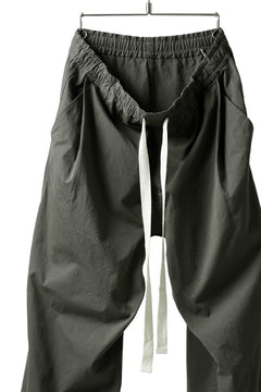 Load image into Gallery viewer, KLASICA GARNER EXTRA WIDE STRING TROUSERS / HIGH DENSITY MATT TWILL (OLIVE)