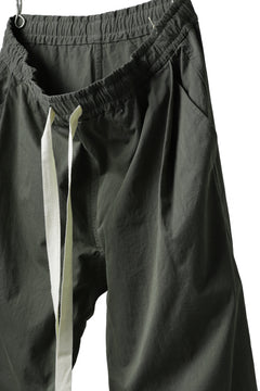 Load image into Gallery viewer, KLASICA GARNER EXTRA WIDE STRING TROUSERS / HIGH DENSITY MATT TWILL (OLIVE)