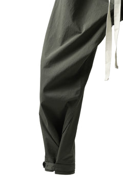 Load image into Gallery viewer, KLASICA GARNER EXTRA WIDE STRING TROUSERS / HIGH DENSITY MATT TWILL (OLIVE)
