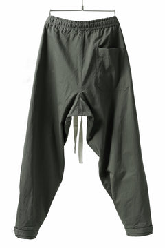 Load image into Gallery viewer, KLASICA GARNER EXTRA WIDE STRING TROUSERS / HIGH DENSITY MATT TWILL (OLIVE)