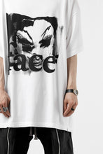 画像をギャラリービューアに読み込む, FACETASM "PINK FLAMINGOS" MOVIE TEE (WHITE)