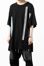 画像をギャラリービューアに読み込む, FACETASM BARCODE PRINT TEE (BLACK)