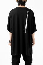 画像をギャラリービューアに読み込む, FACETASM BARCODE PRINT TEE (BLACK)