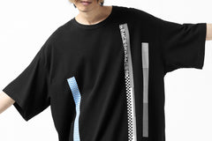 画像をギャラリービューアに読み込む, FACETASM BARCODE PRINT TEE (BLACK)