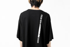 画像をギャラリービューアに読み込む, FACETASM BARCODE PRINT TEE (BLACK)