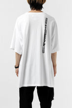 画像をギャラリービューアに読み込む, FACETASM BARCODE PRINT TEE (WHITE)