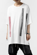 画像をギャラリービューアに読み込む, FACETASM BARCODE PRINT TEE (WHITE)