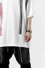 画像をギャラリービューアに読み込む, FACETASM BARCODE PRINT TEE (WHITE)