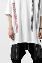 画像をギャラリービューアに読み込む, FACETASM BARCODE PRINT TEE (WHITE)